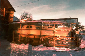 Die Bellatrix vor dem Hof in den Bergen